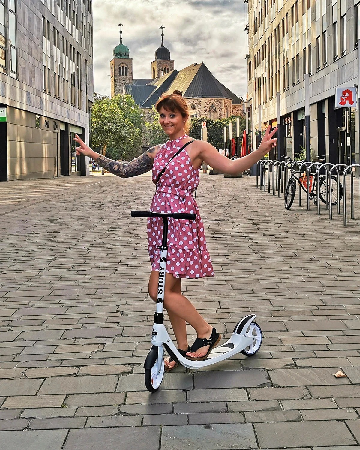 Scooter Story City Ride