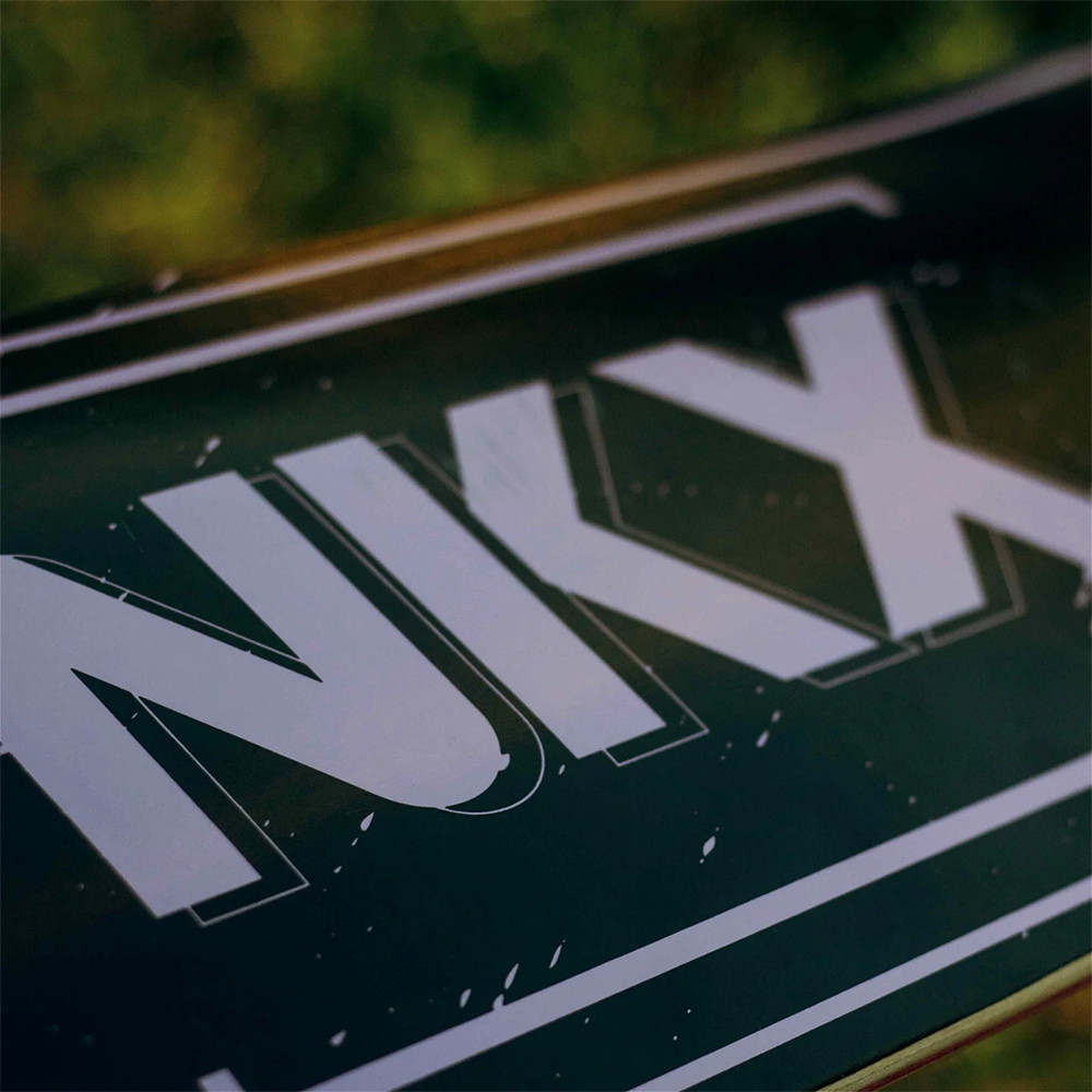 NKX Flagship Skateboard Placǎ